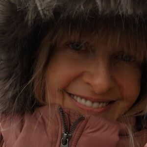 Meet your Posher, Elaine